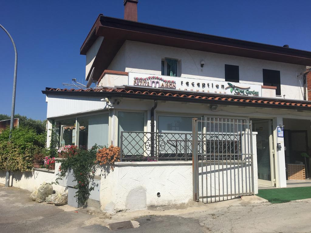 Olive Garden & Petite Maison Posada  Zewnętrze zdjęcie